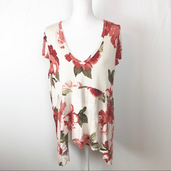 grace & lace Tops - Grace & Lace Floral Sharkbite Hem Top Size Large